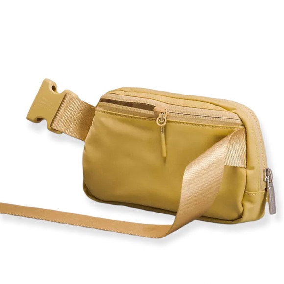 Lululemon Everywhere Belt Bag Golden Sand Extended Strap - Picture 3 of 6